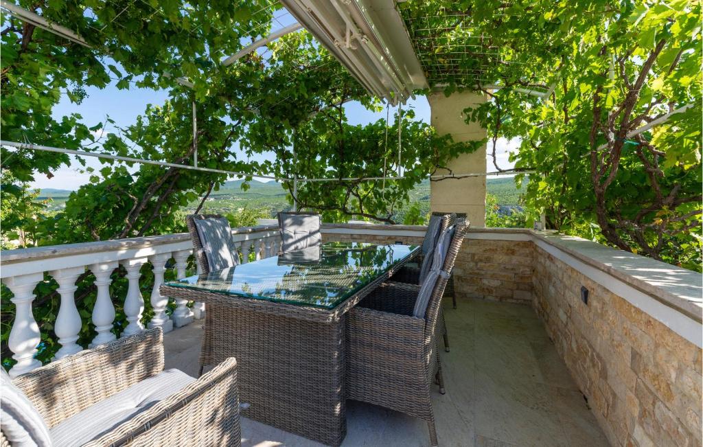 Stunning Villa in Zaton Obrovacki with Swimming Pool 外観