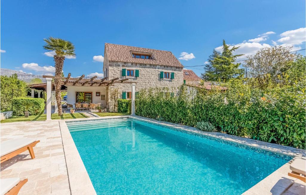 Stunning Home In Solin With Wifi, Solin