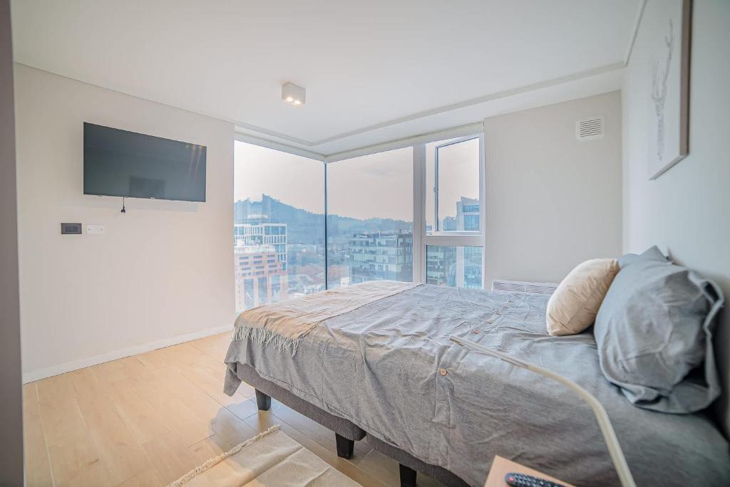 Modern Apartment with Unbeatable View - 4