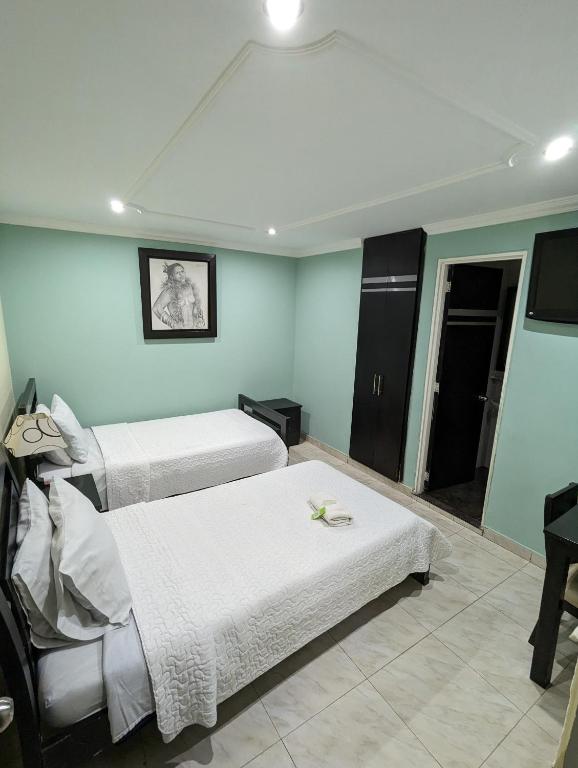 Hotel Sweet Home - 4