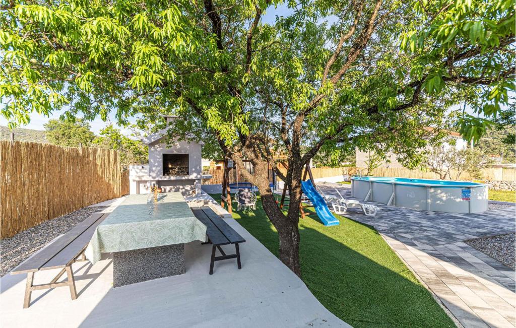 Nice Home In Vrsine With Wifi, Vrsine