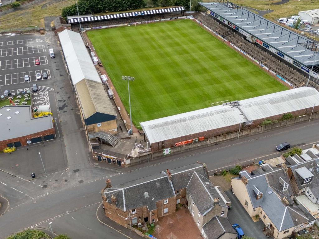 Pitchside Escape, Ayr