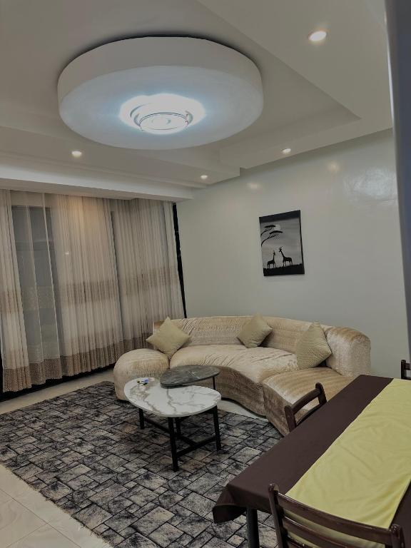 The Ridge Crest Apartments, Taba