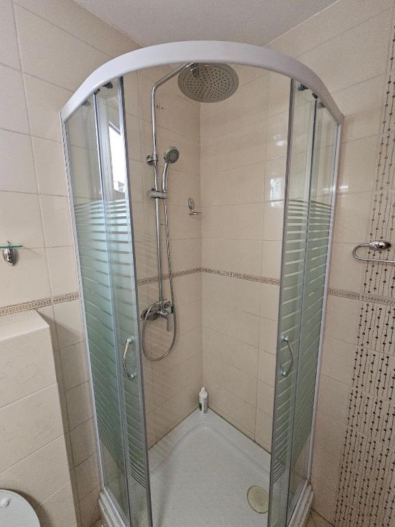 Charming Central Flat - Balcony with Mountain View, Near Beach - 5