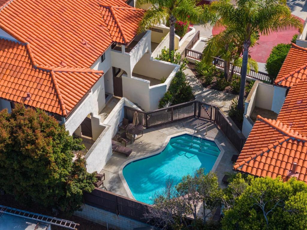 Carlsbad's Hidden Escape, Carlsbad