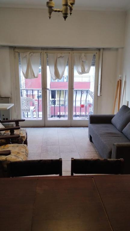 Depto pleno centro para 5 personas - 1