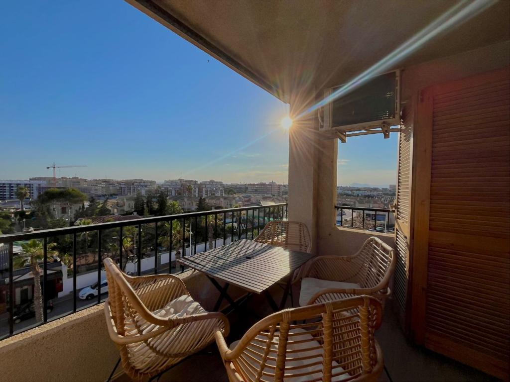 Cozy apartment with sea view, Torrevieja