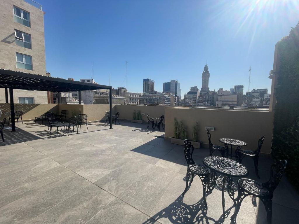 Modern Studio Pool Bar - 3