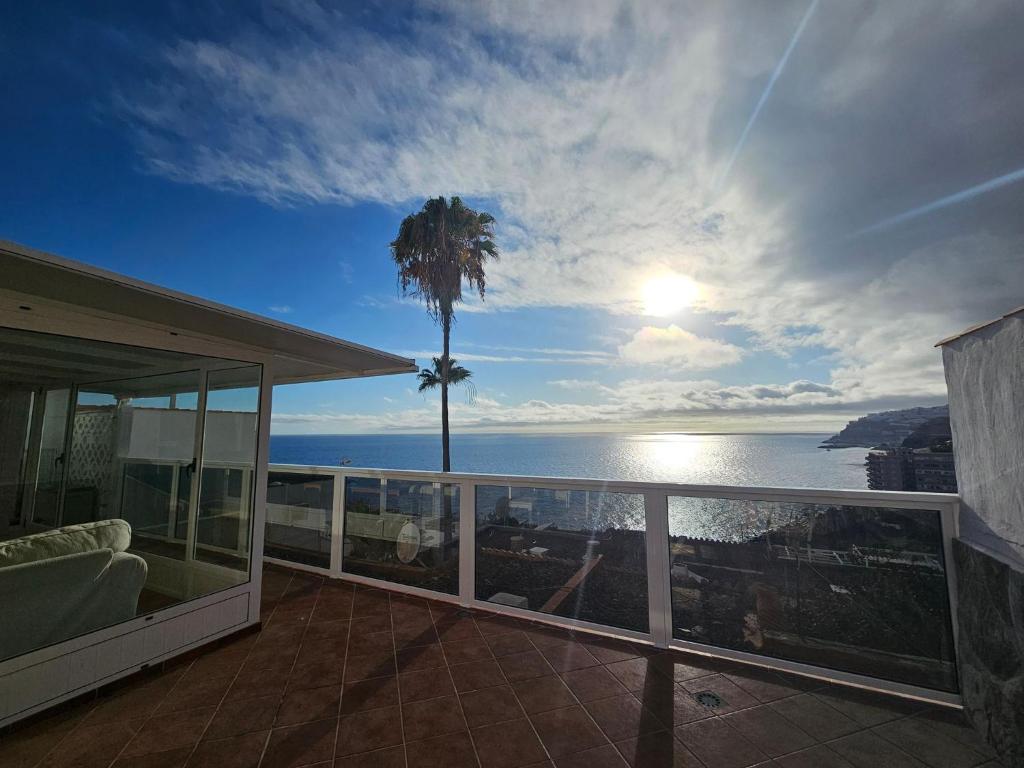 Sunset Balcony with Ocean Views and pool access, Mogán