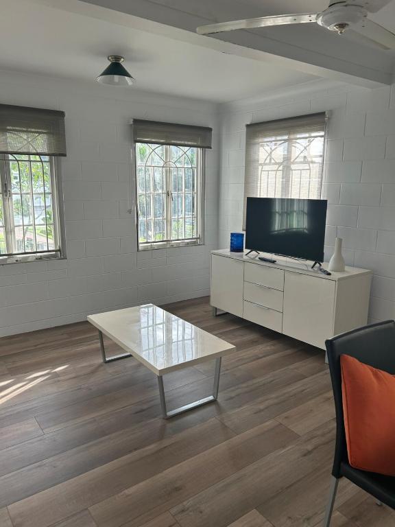 Apartment in great location Murray Street, North Ward