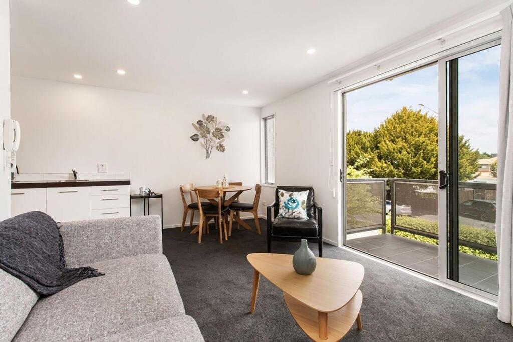 Free Secure Park CBD Location 2 Bdrms 5 mins CBD, Christchurch