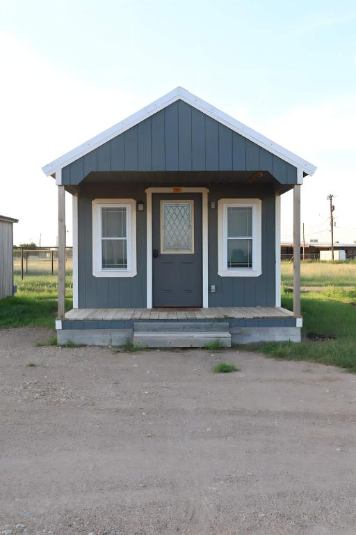 Charming small cabin, Floydada