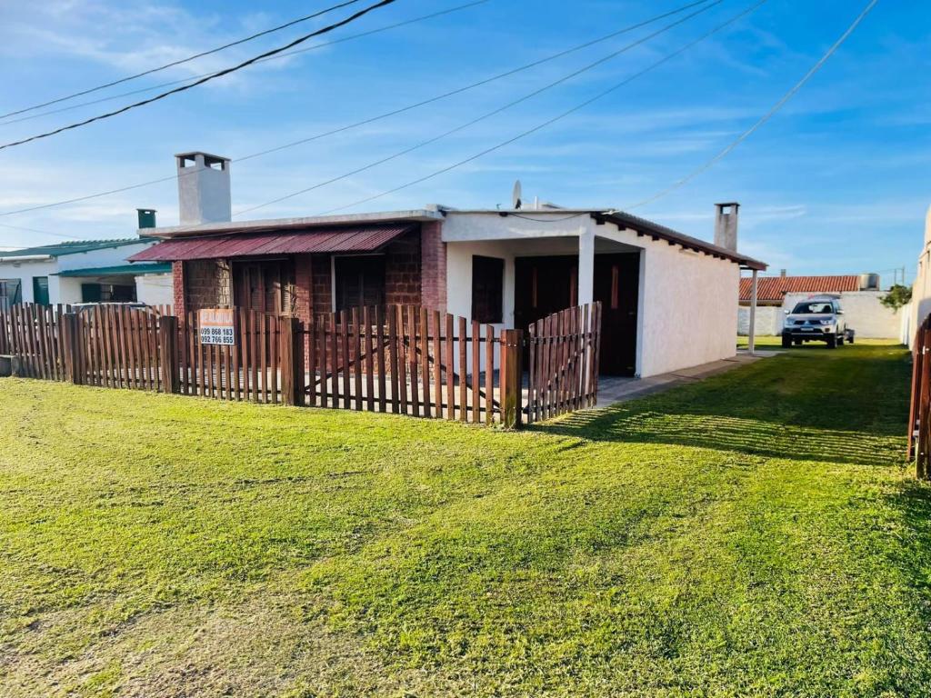 A Pasitos Del Mar - 1