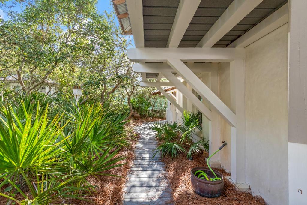 Seabatical! 3BR 2BA Coastal Retreat for 8 – Relax, Unwind, and Recharge, Carillon Beach