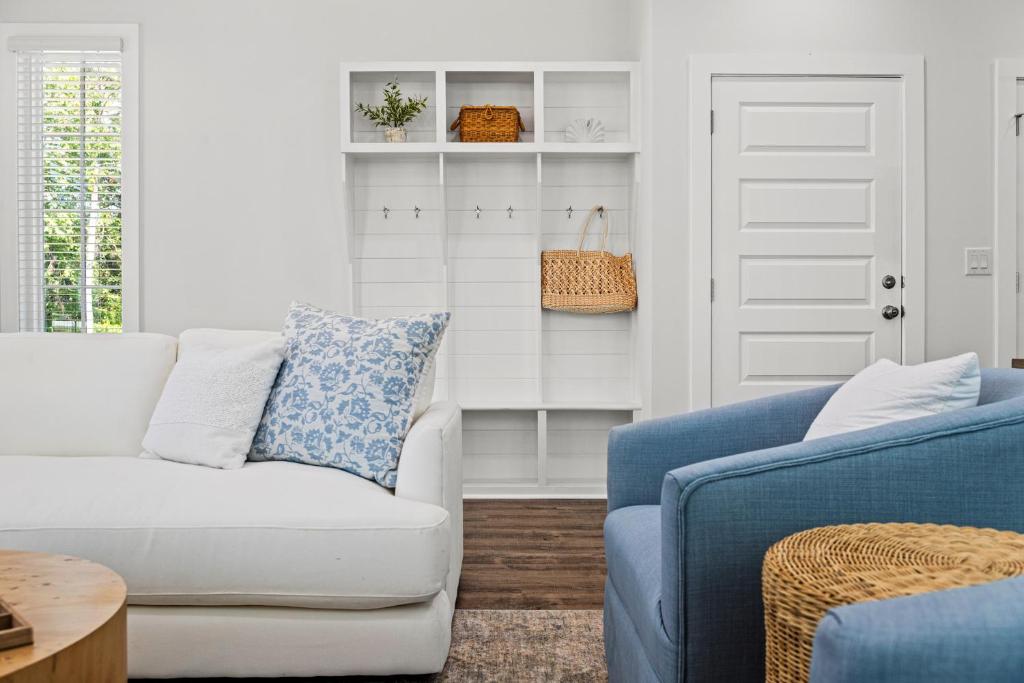 Spacious 6BR Beach Home Sleeps 15 – Relax & Reconnect at Coastal Breeze, Laguna Beach