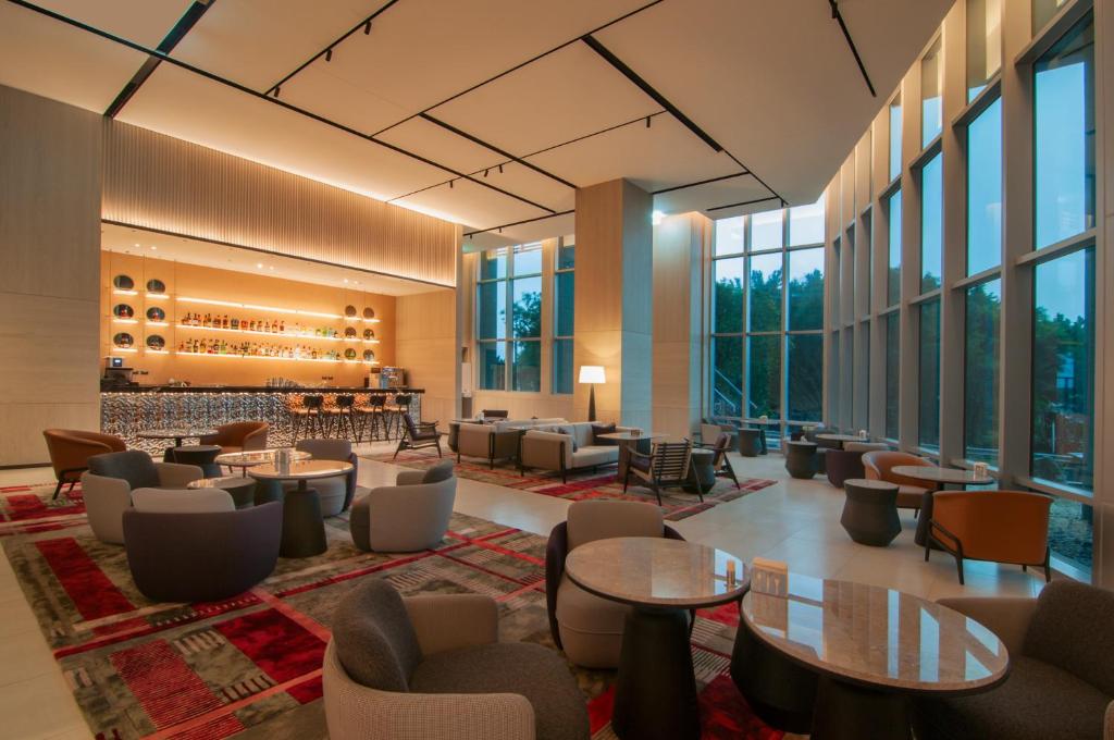 Bar/lounge, Hyatt Regency Taoyuan International Airport in Taoyuan