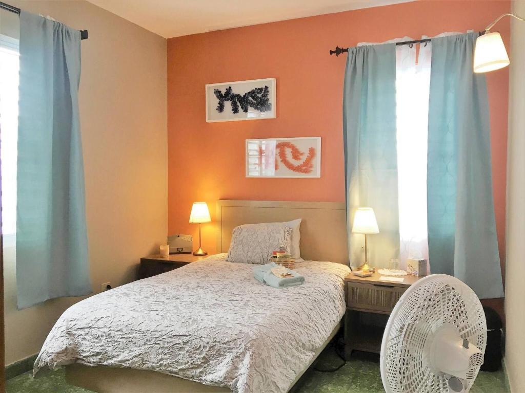 2 Cozy Private Rooms in San Juan with Garden View, San Juan
