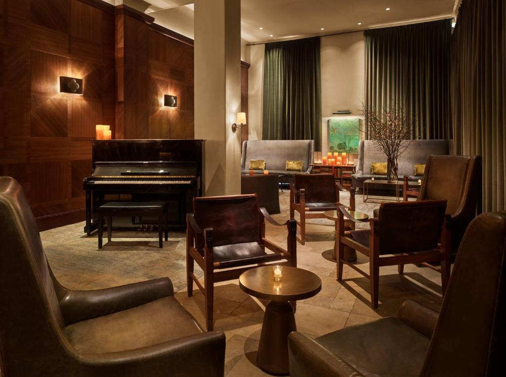 The Refinery Hotel Photo 35