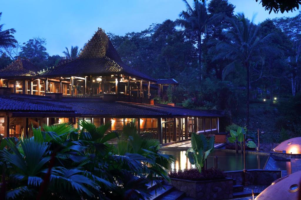 Restaurant, MesaStila Resort and Spa in Magelang