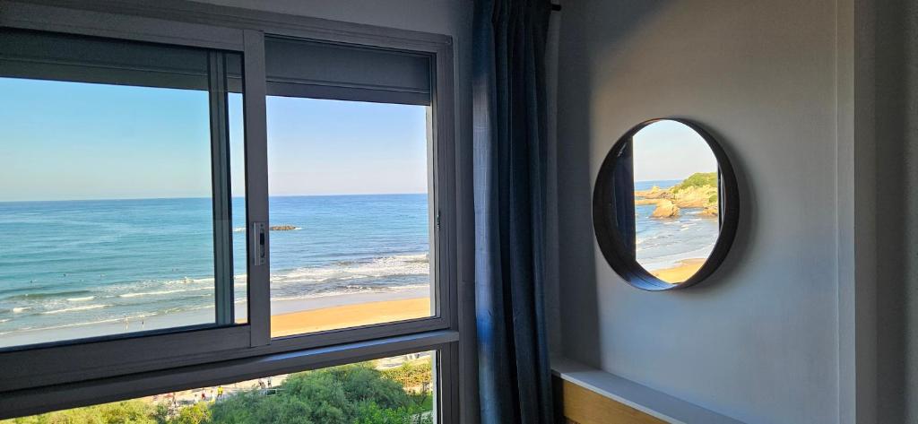 T2 Apartment Eugenie Ocean View Grande Plage and Pool - 5