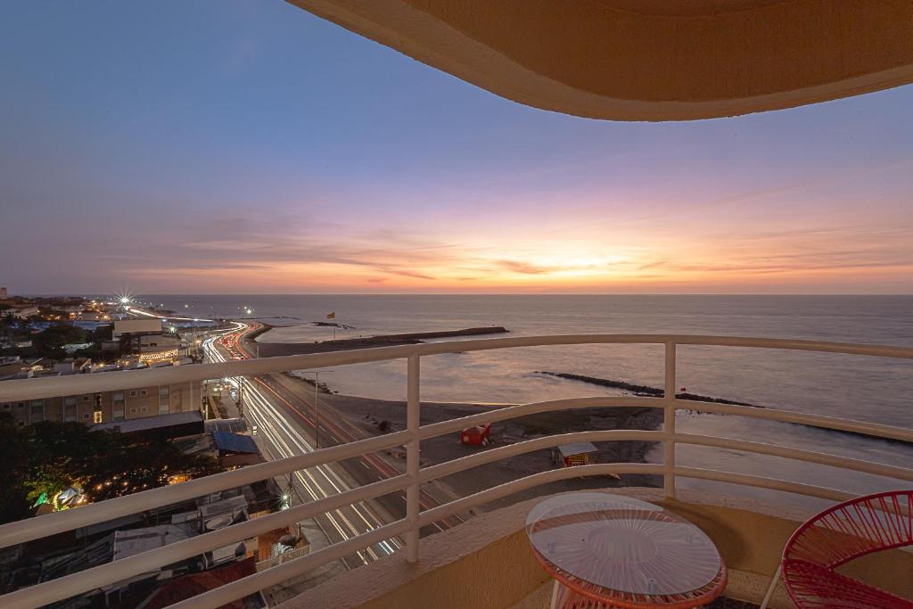 Beachfront Bliss, Luxury with Breathtaking Views - 3