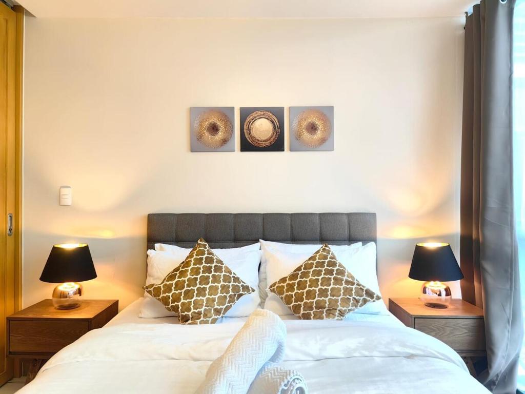 Uptown BGC Spacious 1BR Unit by Terravista - Prague Suite, Манила