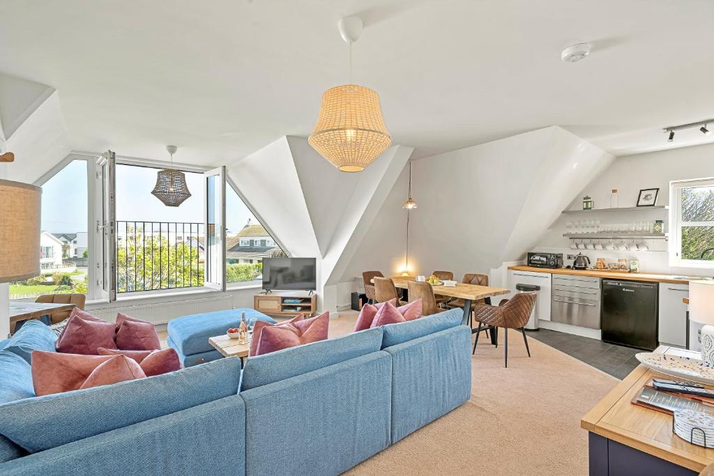 Pentire Point - Coastal Penthouse, Beaches, River & Restaurants All Within Short Walk, Newquay