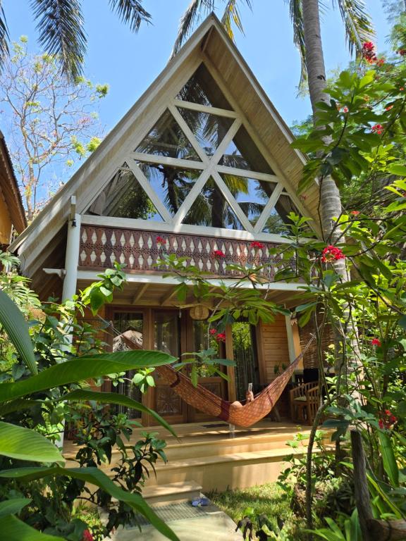 Surf n Sun - Arugambay Guesthouse