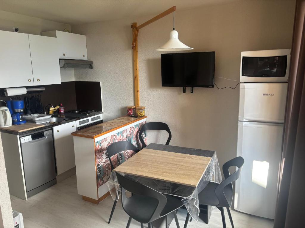 Studio sur Piste PUY ST VINCENT 1700 skis aux pieds ! - 1