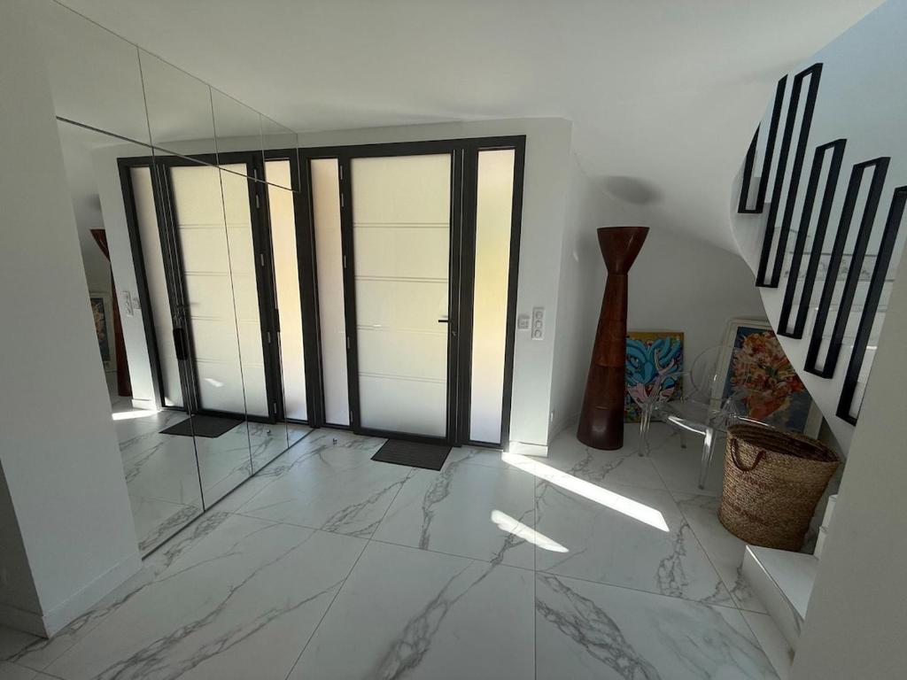 Beautiful villa with sea view - 2