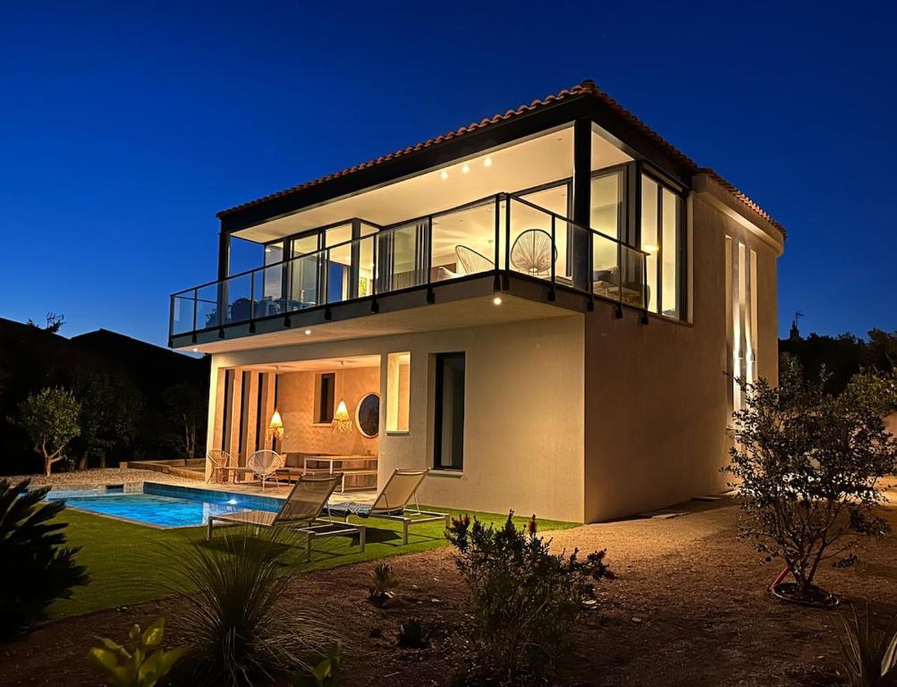 Beautiful villa with sea view - 3