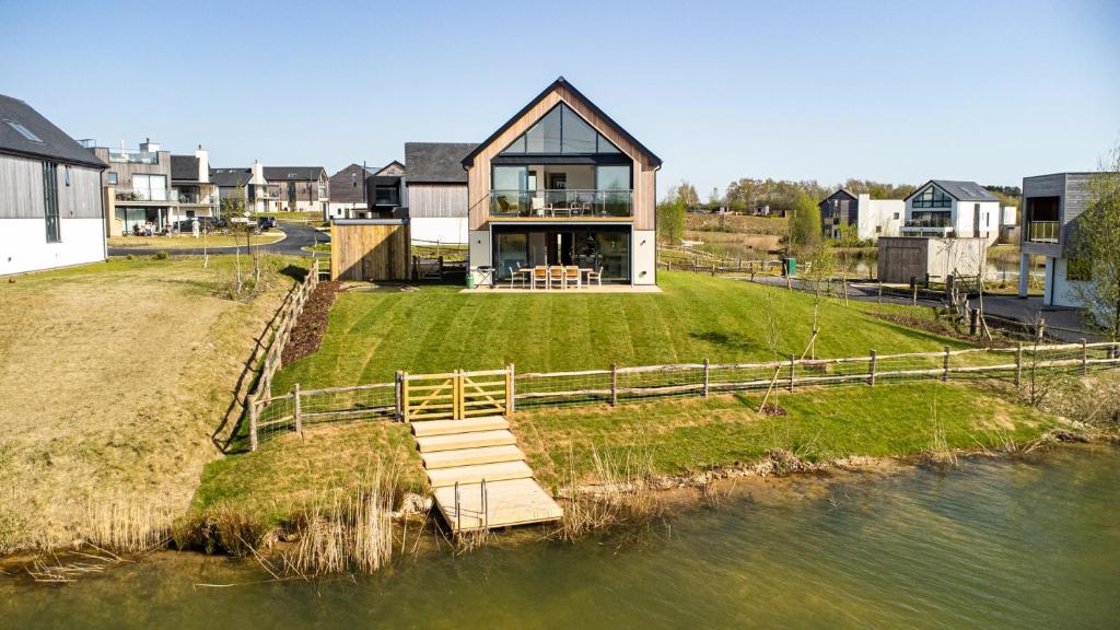 The Lark Ascending BR11 Silverlake Dorset, Warmwell