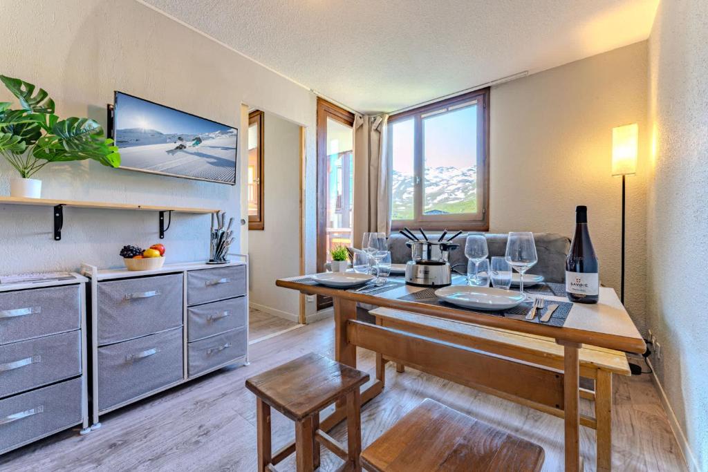 Ski-In Ski-Out 2BR Apartment with Mountain View - Val Thorens - Résidence le Joker - 2