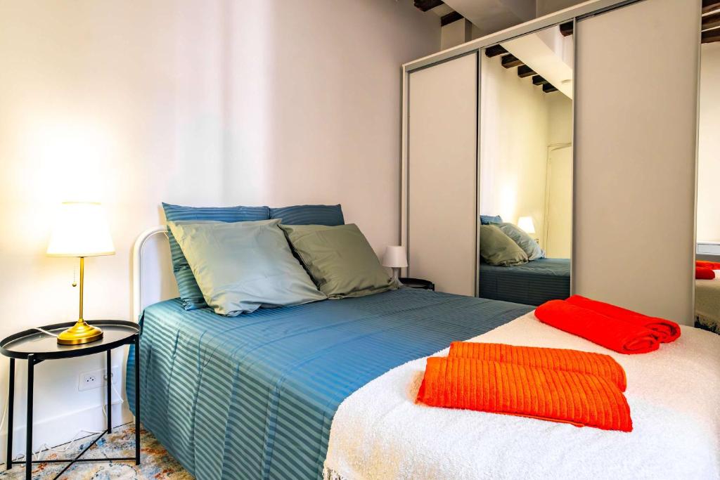 4 Guests Flat - Rue Mouffetard - 2