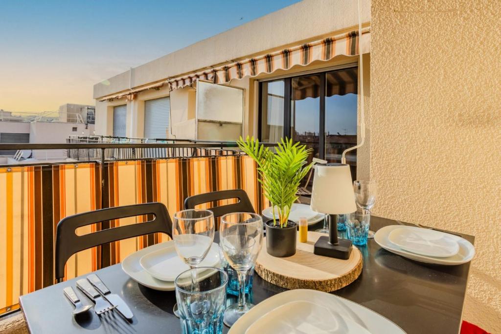 Studio Terrace AC Lift - Old town | By Airnest - 3