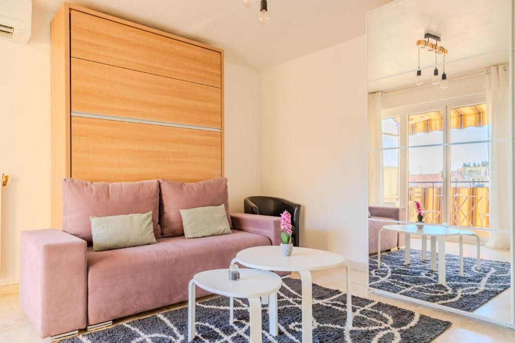 Studio Terrace AC Lift - Old town | By Airnest - 5