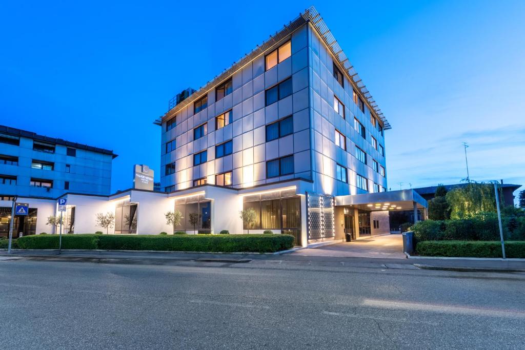 Exterior view, Hotel Palace Verona in Verona