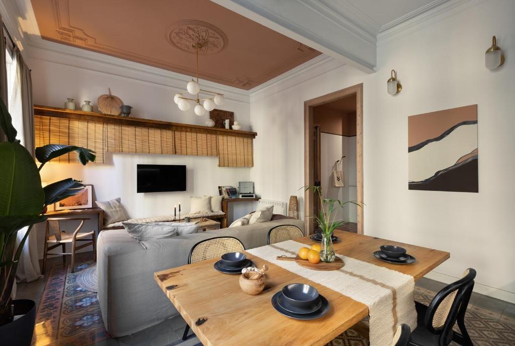 Batik - 2 bedrooms and terrace in Eixample Dreta, Barcelona