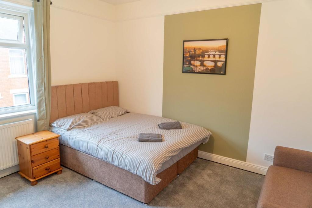 Lovely Lindisfarne, Carlisle