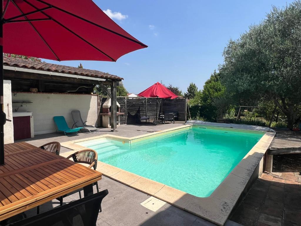 Maison tout confort avec piscine et climatisation - 1