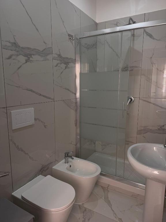 Lady Mary's Luxury Suites - 5