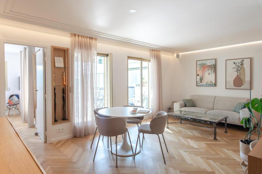 S12 Staywizus - 2BDR Bellet Sea & Mountain View Parking, terrace & AC - 1