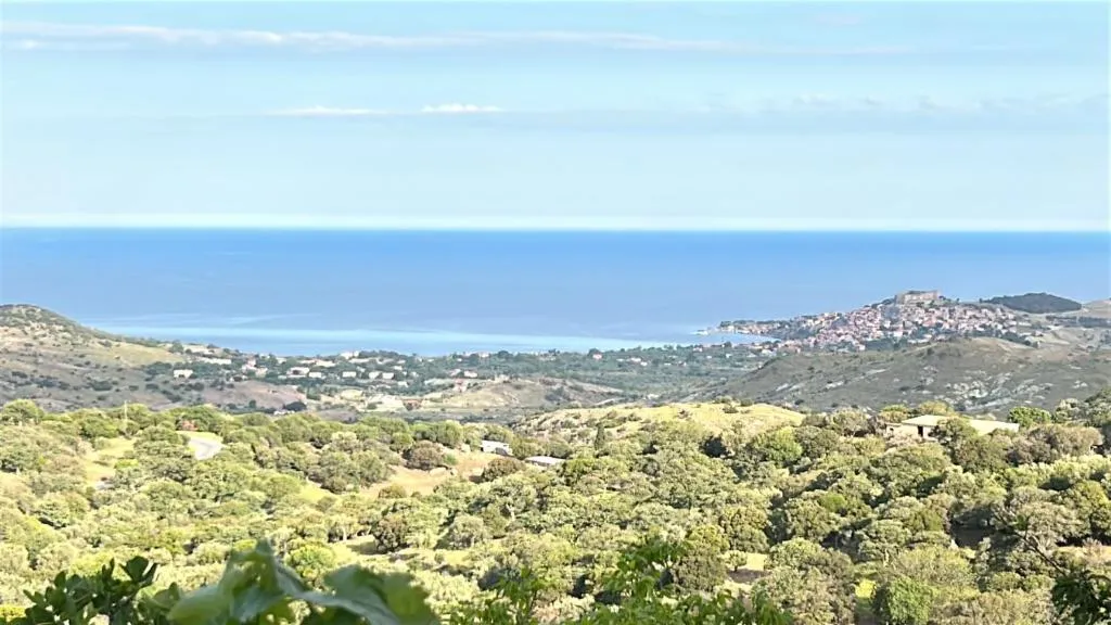 Petrino view at vafios, hotel in Vafiós