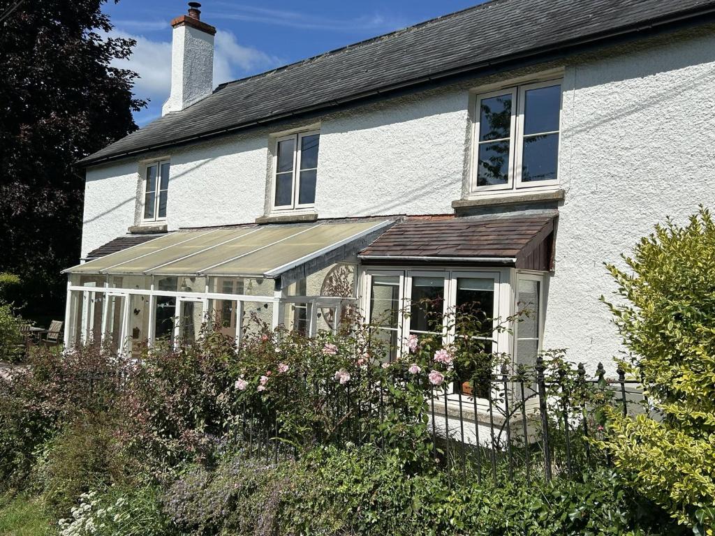 Hare and Hounds Exton, Exton