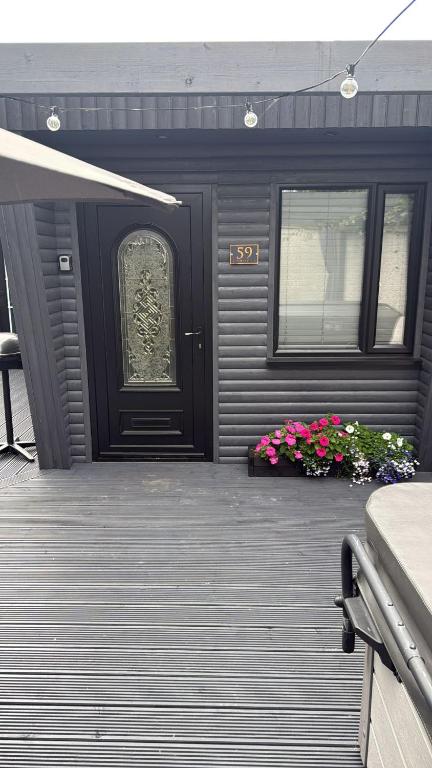 Elliotts Cabin, Grange