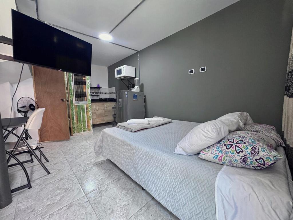 Estudio cómodo y central Belén - 1