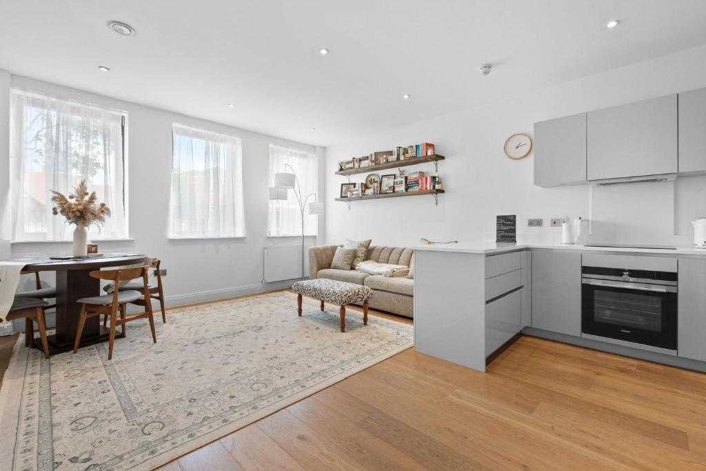 Apartment - Sleeps 2 - Parking - Great Location, Isleworth