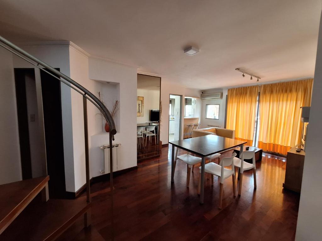 Departamento 2 dormitorios con terraza privada y vistas - 4