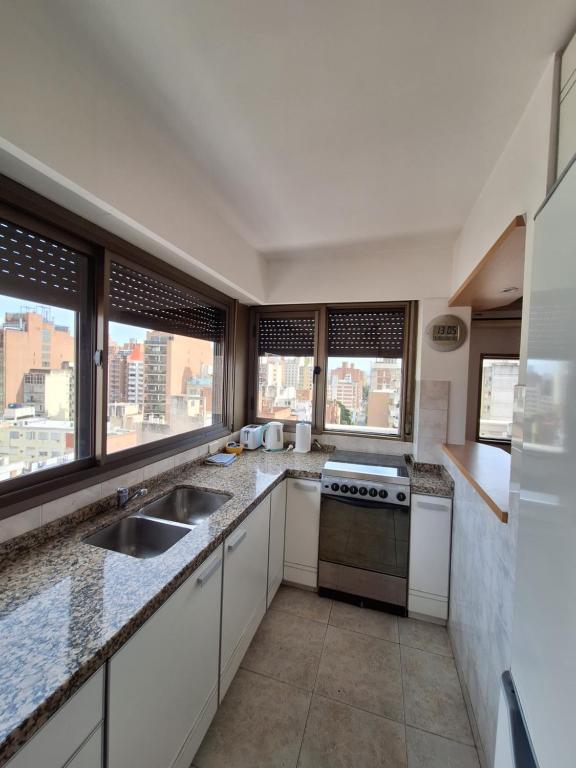 Departamento 2 dormitorios con terraza privada y vistas - 2