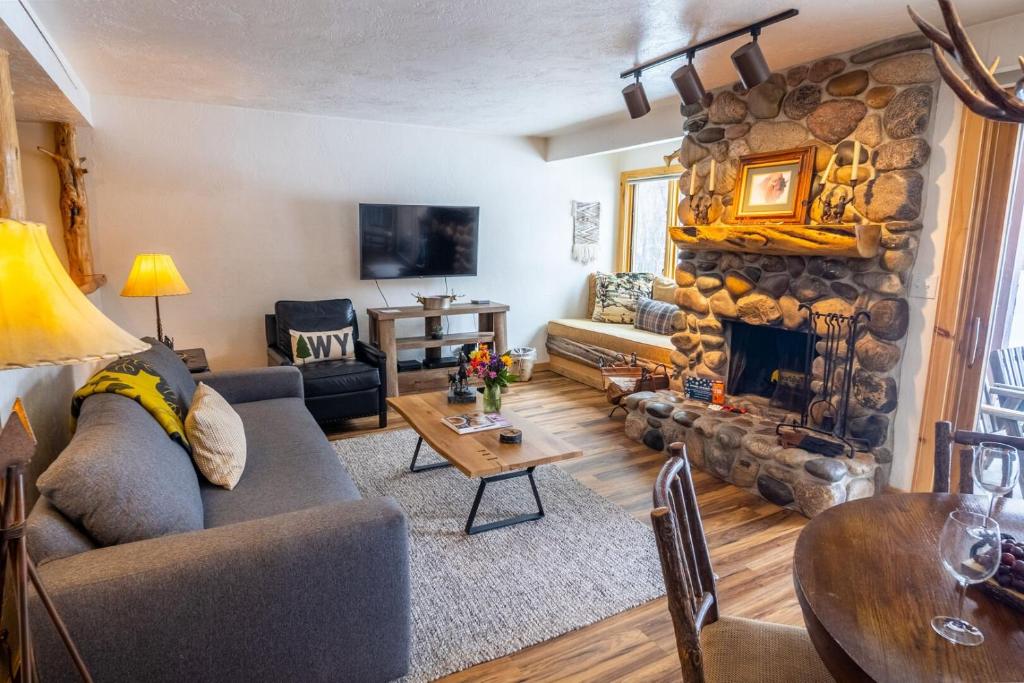 RMR: Cedars 1412 Condo in The AspensWilson WY, Wilson